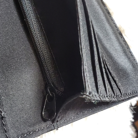 Liz Claiborne "Money Talks" Wallet NWT - Picture 15 of 16